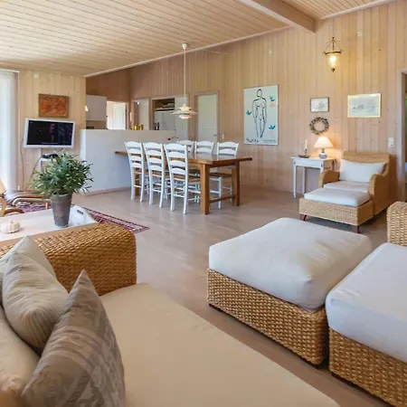 펜션 Five-bedroom Holiday In *