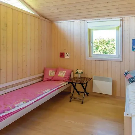 Five-bedroom Holiday In 펜션 *