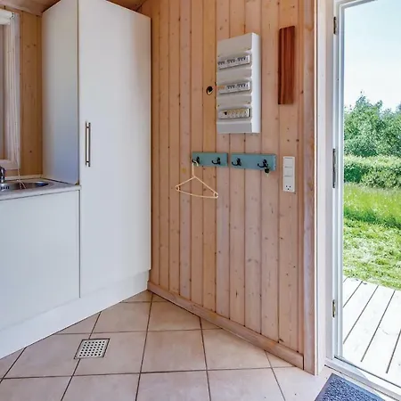 Five-bedroom Holiday In 펜션 *