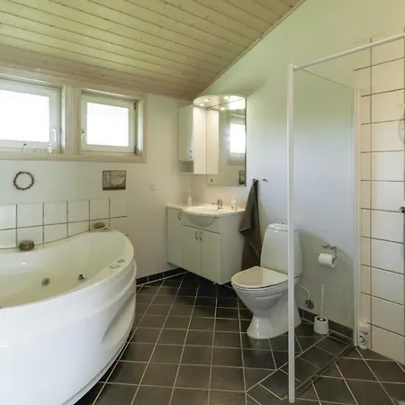 Five-bedroom Holiday In Højby