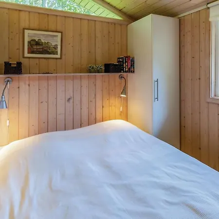 Five-bedroom Holiday In 펜션 Højby