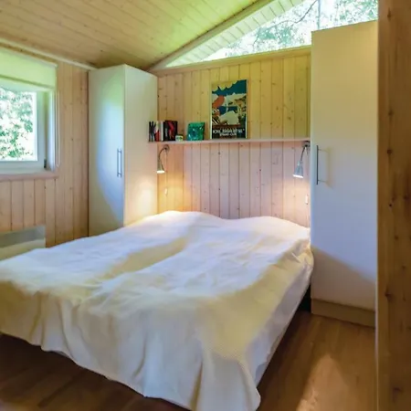 Five-bedroom Holiday In 펜션 *